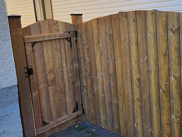 /projects/customfencing_20231009_142535.jpg